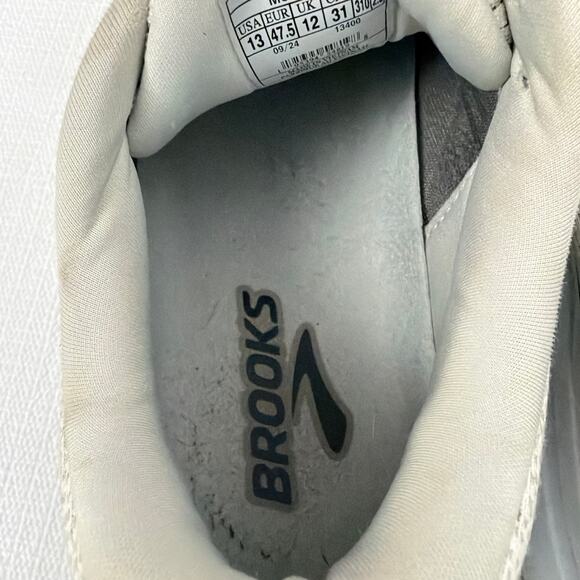 Brooks Ghost Max 2 Shoes Mens Size 13 Running White Pelican Oyster Colorway